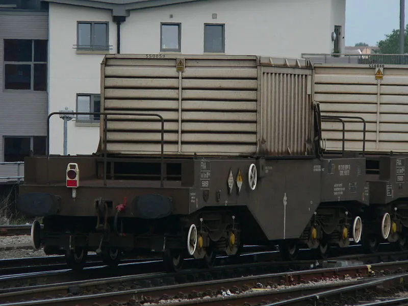 Source: <a href="https://commons.wikimedia.org/wiki/File:Nuclear_waste_flask_train_at_Bristol_Temple_Meads_02.jpg" class="plain" target="_blank" rel="noopener noreferrer">https://commons.wikimedia.org/wiki/File:Nuclear_waste_flask_train_at_Bristol_Temple_Meads_02.jpg</a>