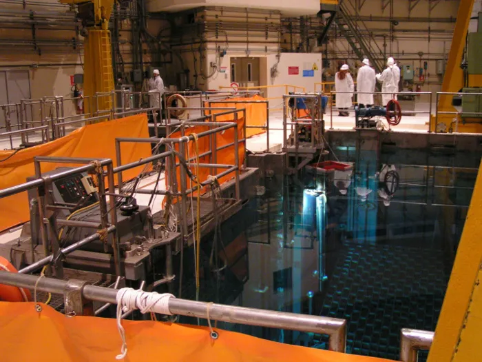 Source: <a href="https://commons.wikimedia.org/wiki/File:Carso_Fuel_pool.jpg" class="plain" target="_blank" rel="noopener noreferrer">https://commons.wikimedia.org/wiki/File:Carso_Fuel_pool.jpg</a>