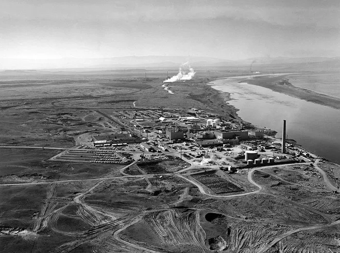Source: <a href="https://commons.wikimedia.org/wiki/File:Hanford_N_Reactor_adjusted.jpg" class="plain" target="_blank" rel="noopener noreferrer">https://commons.wikimedia.org/wiki/File:Hanford_N_Reactor_adjusted.jpg</a>